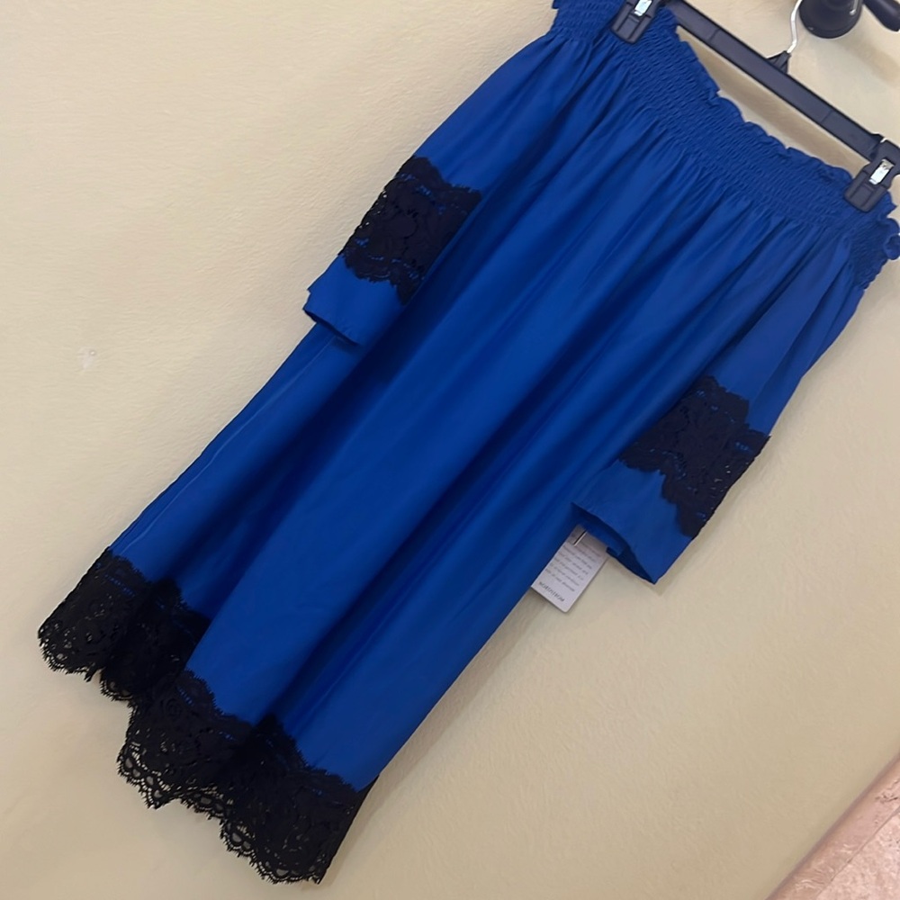 NWT Off shoulder lace dress